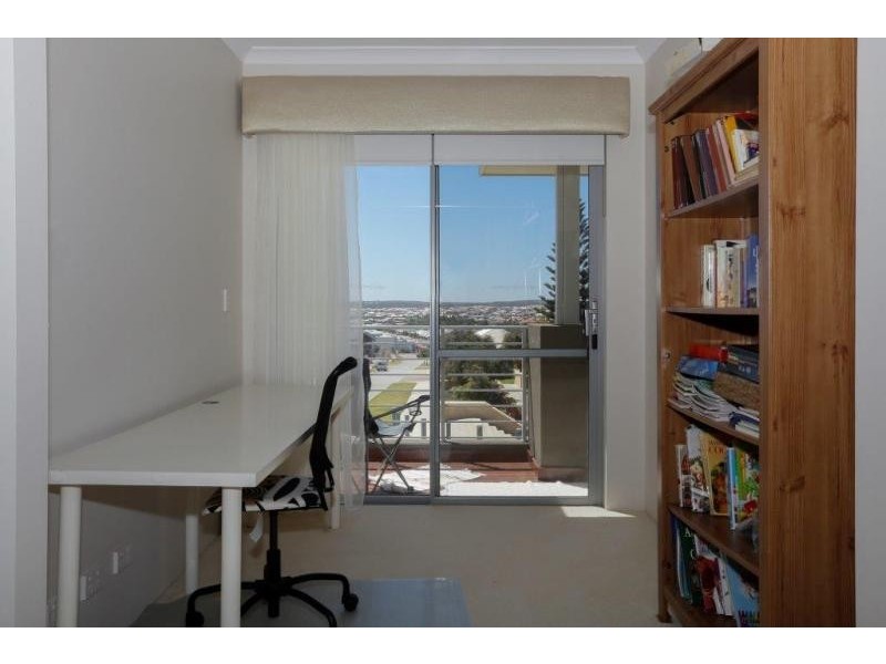 7 Seabird Bend, Jindalee WA 6036