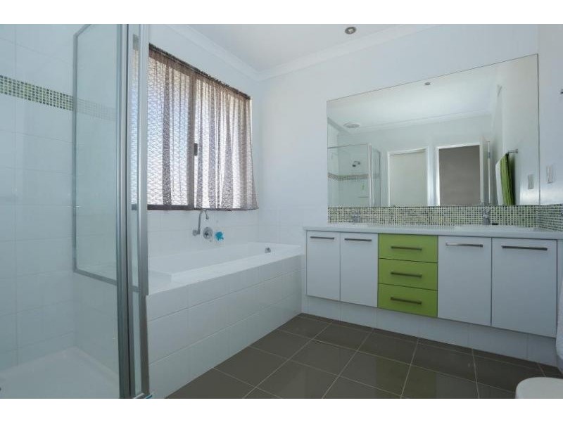 7 Seabird Bend, Jindalee WA 6036