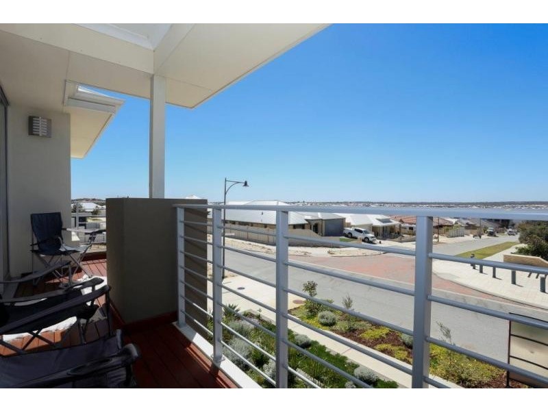 7 Seabird Bend, Jindalee WA 6036