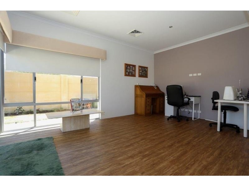 7 Seabird Bend, Jindalee WA 6036