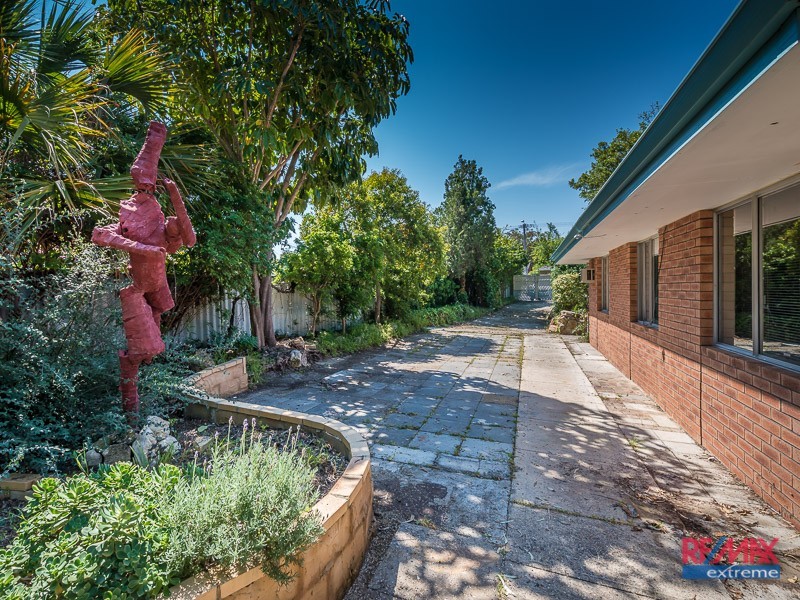 21 Allinson Drive, Girrawheen WA 6064