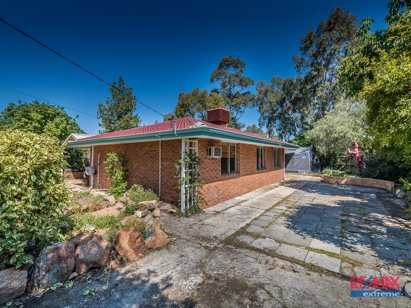 21 Allinson Drive, Girrawheen WA 6064