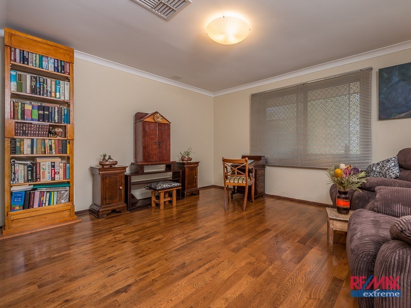 21 Allinson Drive, Girrawheen WA 6064