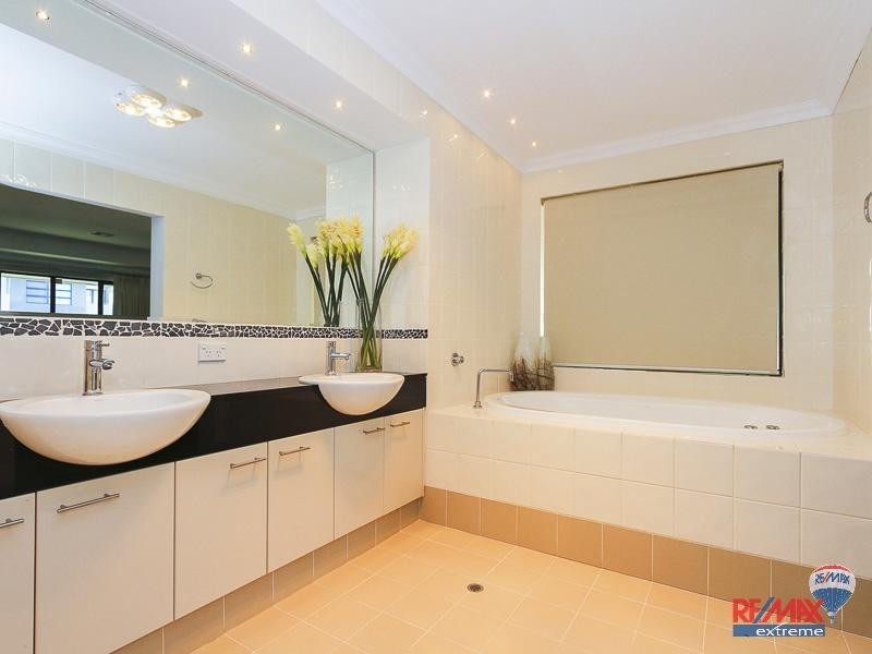 13 Tyringa Crescent, Burns Beach WA 6028