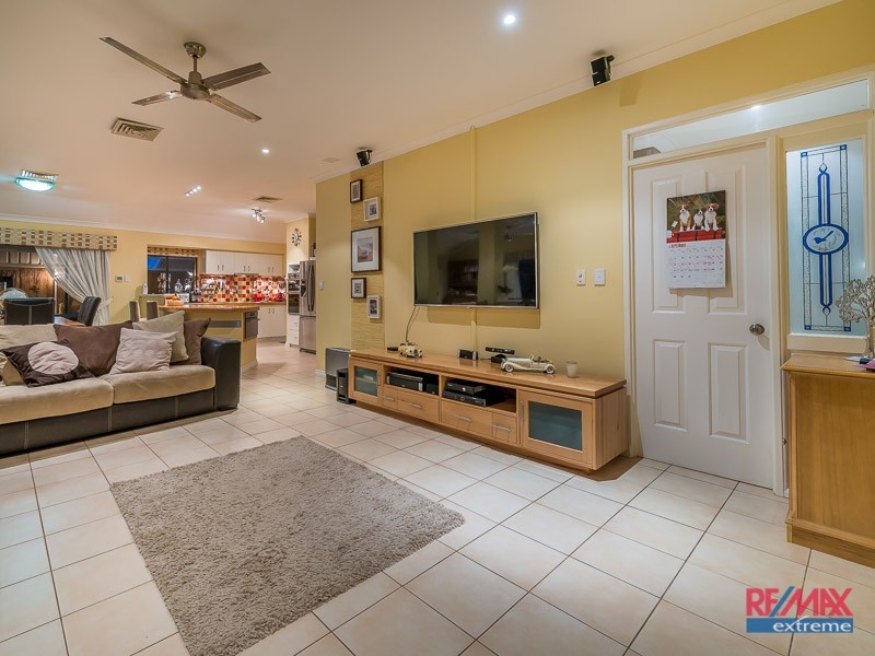 12 Shropshire Crescent, Butler WA 6036