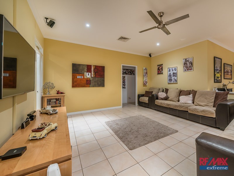 12 Shropshire Crescent, Butler WA 6036