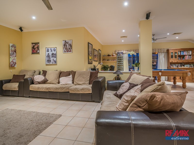 12 Shropshire Crescent, Butler WA 6036