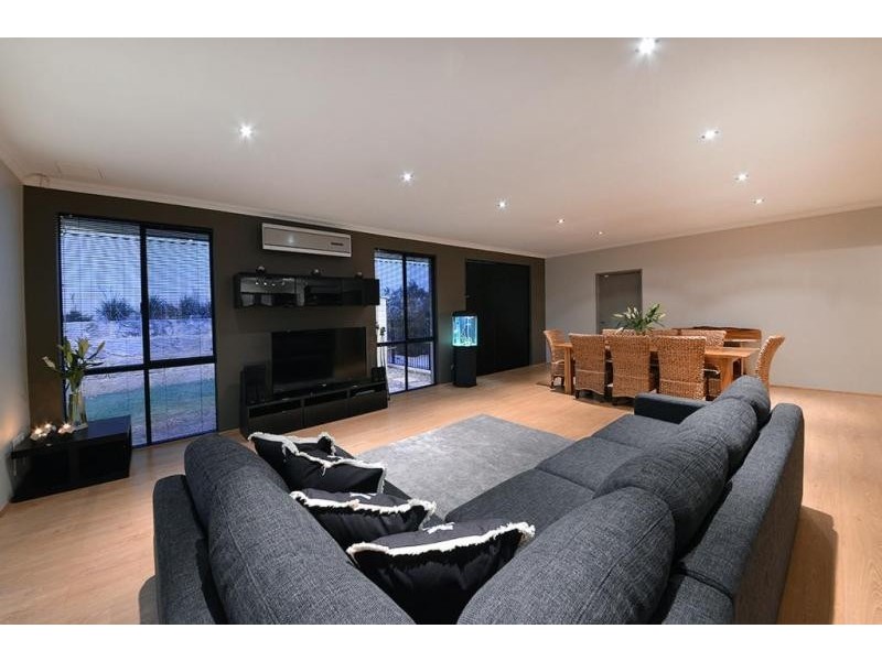 10 Kartner Road, Tapping WA 6065