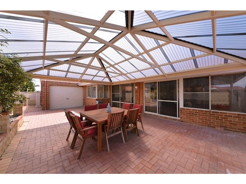 12 Whitecliffe Square, Iluka WA 6028