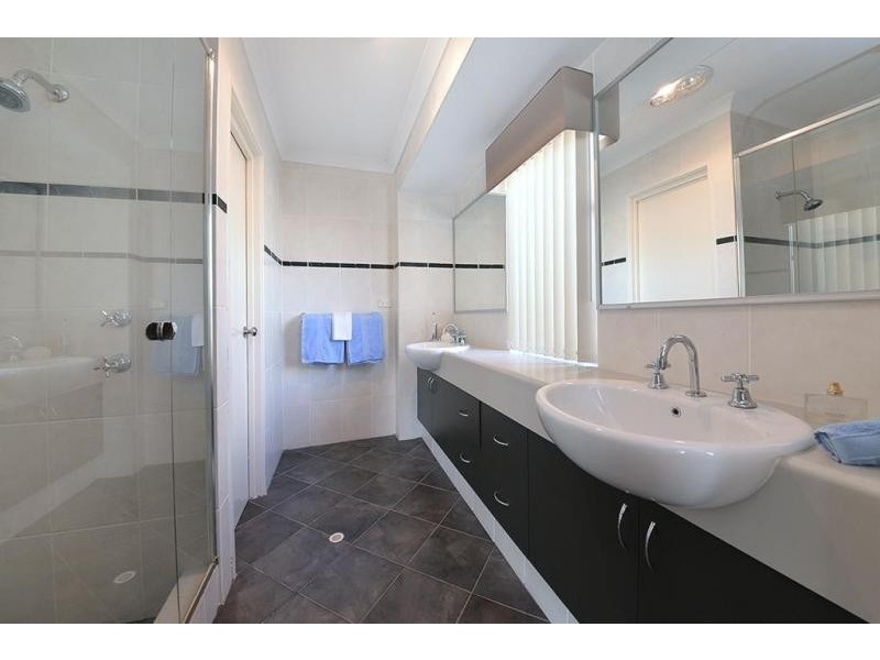 15 Newgain Crescent, Carramar WA 6031