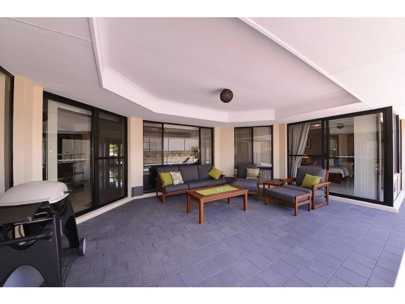 15 Newgain Crescent, Carramar WA 6031