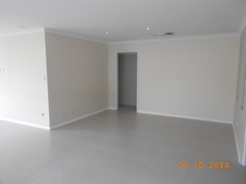 9 Carisbrook Loop, Hocking WA 6065