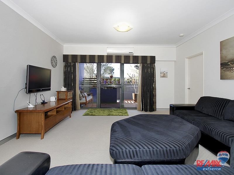 7/2 Walsh Loop, Joondalup WA 6027