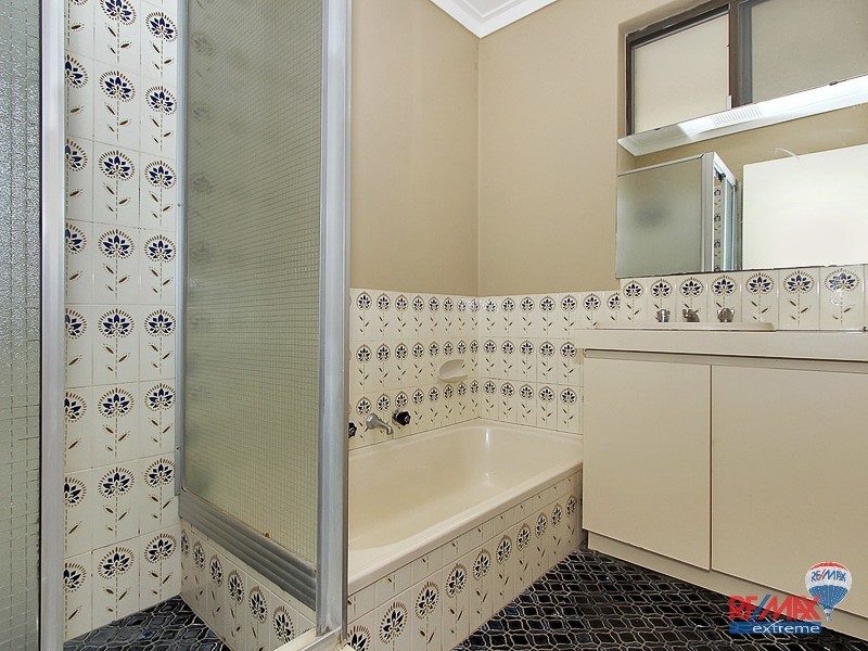 11 Yallambee Crescent, Wanneroo WA 6065