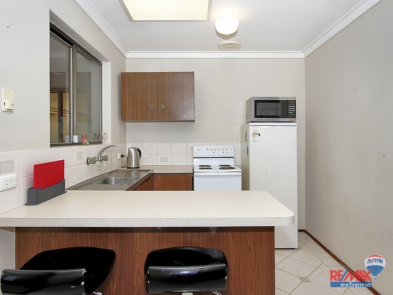 11 Yallambee Crescent, Wanneroo WA 6065