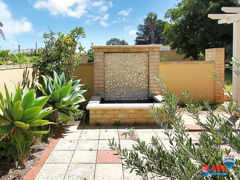 11 Yallambee Crescent, Wanneroo WA 6065