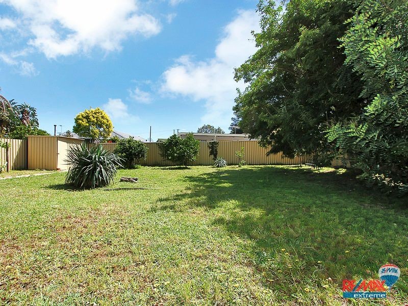 11 Yallambee Crescent, Wanneroo WA 6065
