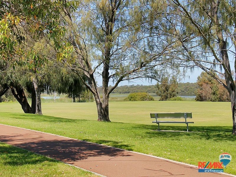 11 Yallambee Crescent, Wanneroo WA 6065