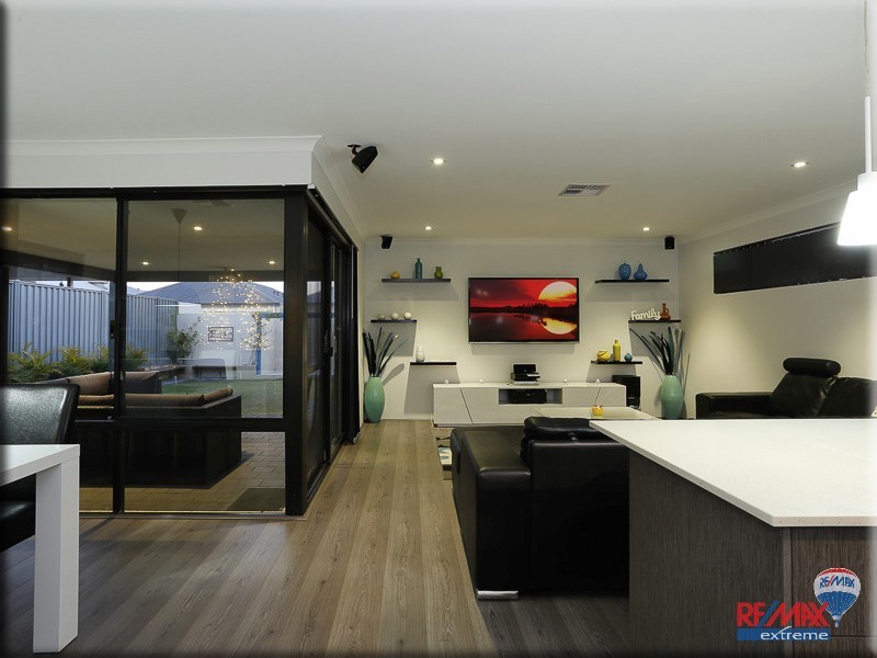 8 Crete Way, Alkimos WA 6038