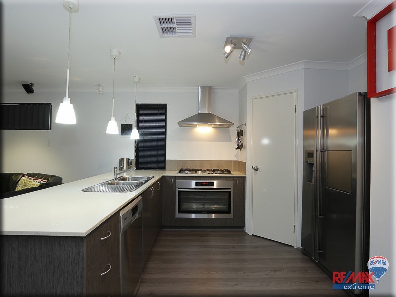 8 Crete Way, Alkimos WA 6038