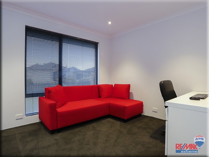 8 Crete Way, Alkimos WA 6038