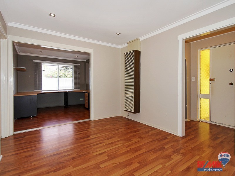 4 Dunfee Place, Hamersley WA 6022