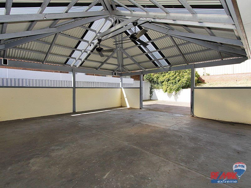 4 Dunfee Place, Hamersley WA 6022