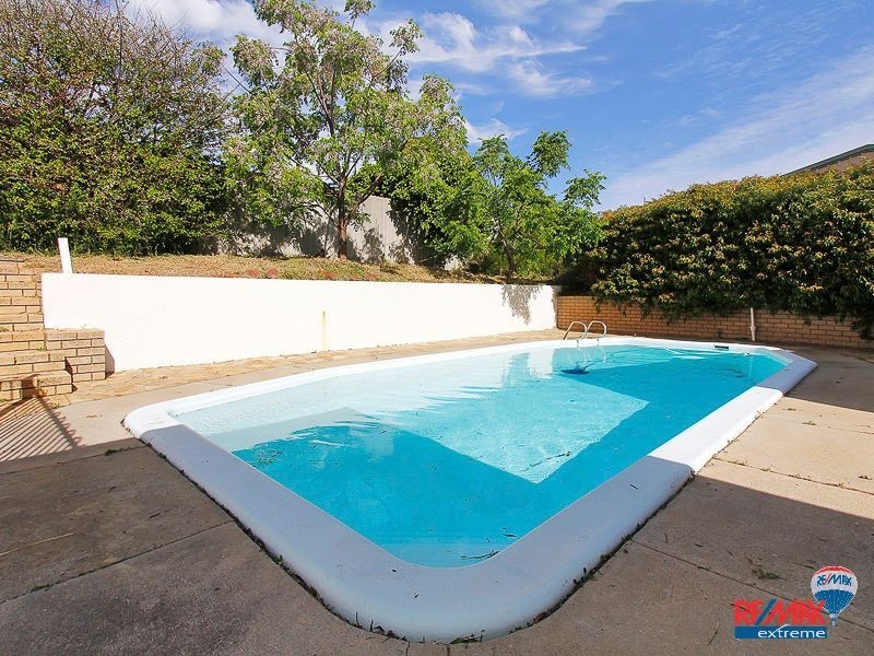 4 Dunfee Place, Hamersley WA 6022