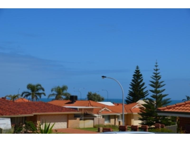 4 Rake Court, Ocean Reef WA 6027