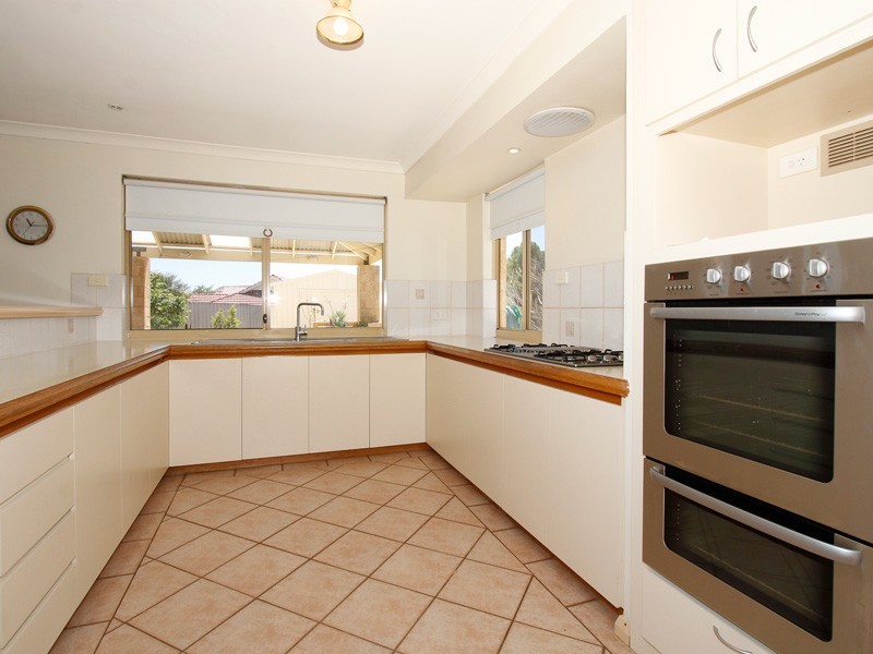 3 Dalkeith Cove, Kinross WA 6028