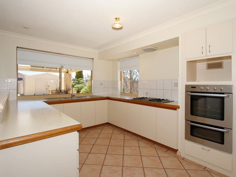 3 Dalkeith Cove, Kinross WA 6028