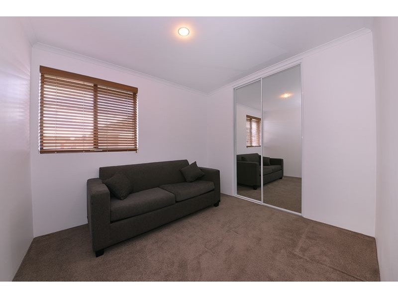 50 Hollins Bend, Madeley WA 6065