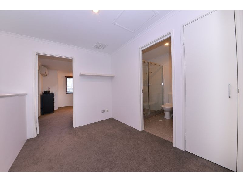 50 Hollins Bend, Madeley WA 6065