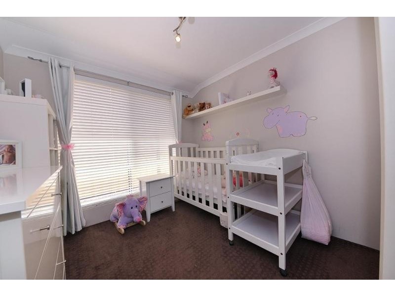 3 Wallcliffe Gate, Carramar WA 6031