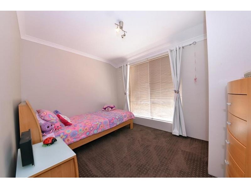 3 Wallcliffe Gate, Carramar WA 6031