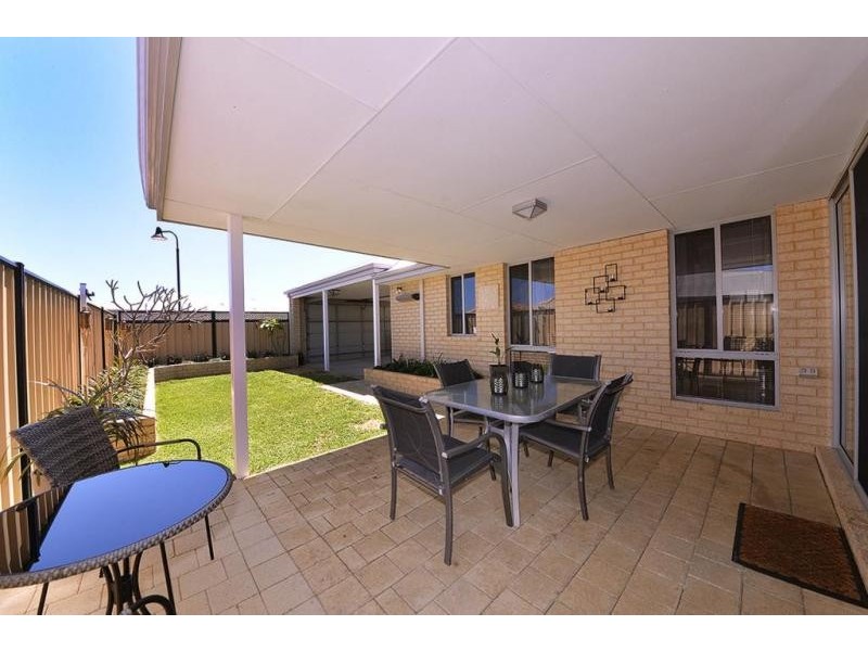 3 Wallcliffe Gate, Carramar WA 6031