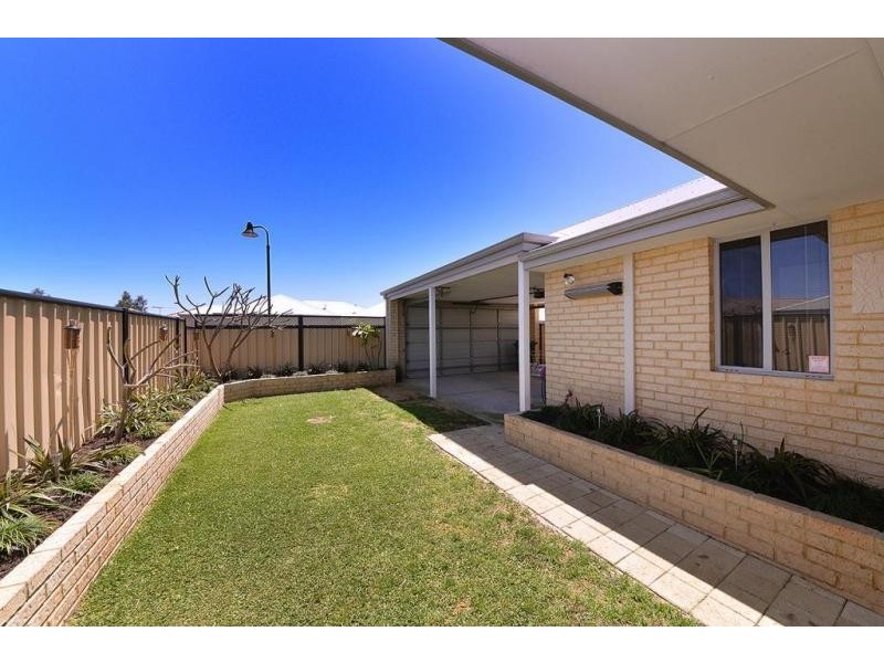 3 Wallcliffe Gate, Carramar WA 6031