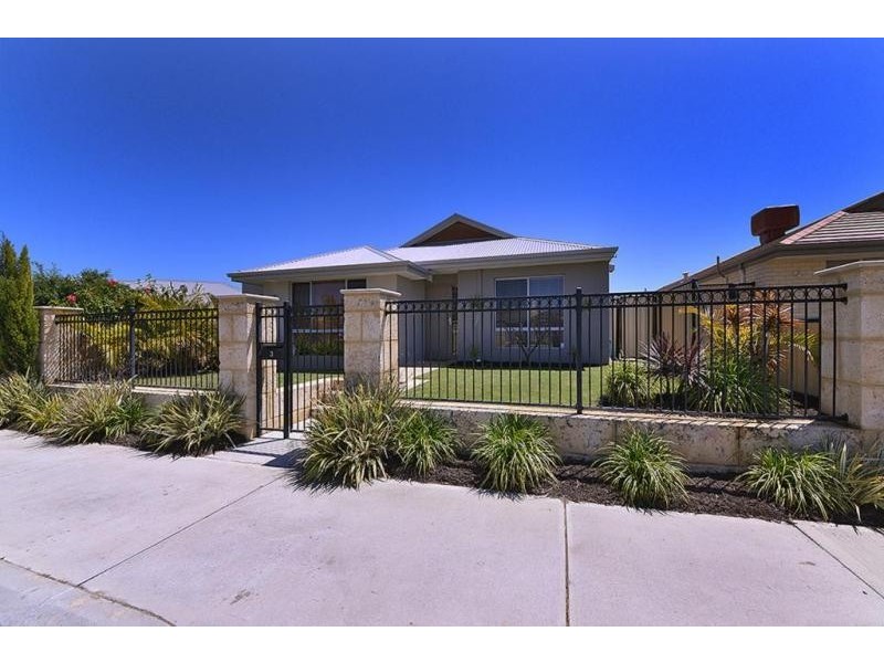 3 Wallcliffe Gate, Carramar WA 6031