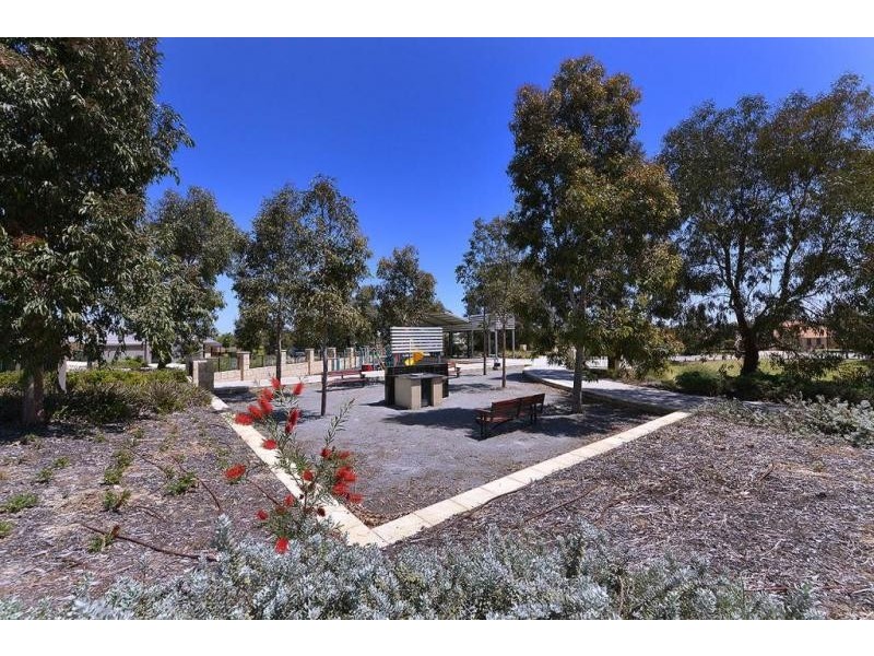 3 Wallcliffe Gate, Carramar WA 6031