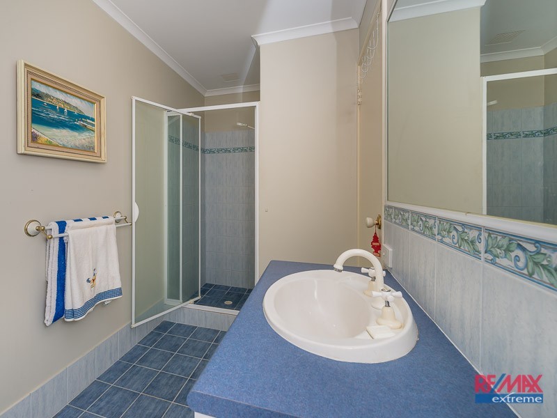 16 Woodlake Retreat, Kingsley WA 6026