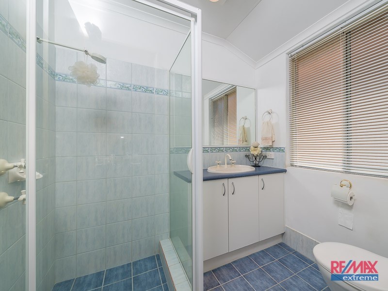 16 Woodlake Retreat, Kingsley WA 6026