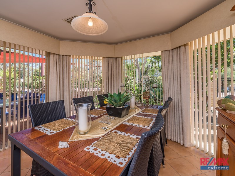 16 Woodlake Retreat, Kingsley WA 6026