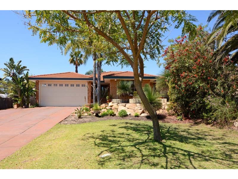 5 Charles Court, Woodvale WA 6026