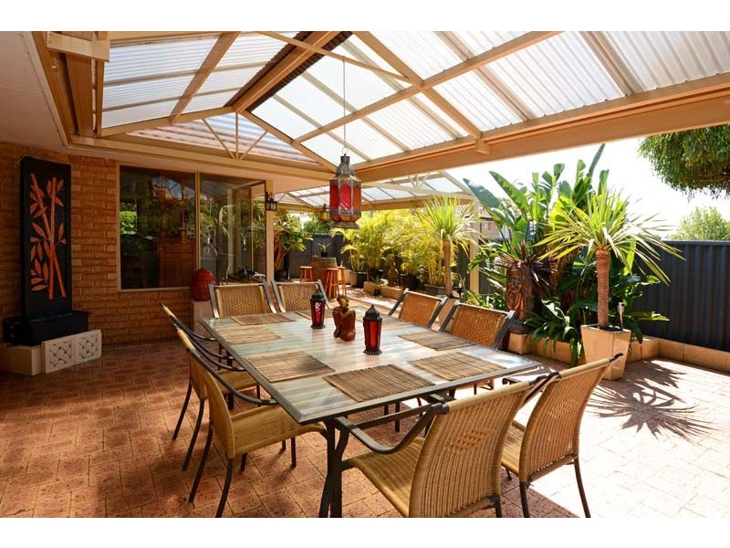 5 Charles Court, Woodvale WA 6026