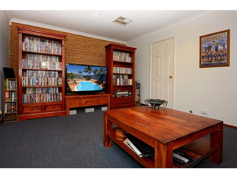 5 Charles Court, Woodvale WA 6026