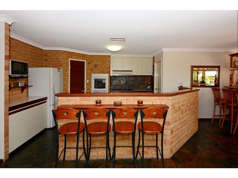 5 Charles Court, Woodvale WA 6026