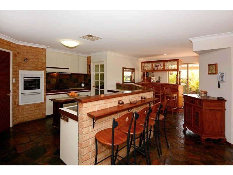 5 Charles Court, Woodvale WA 6026