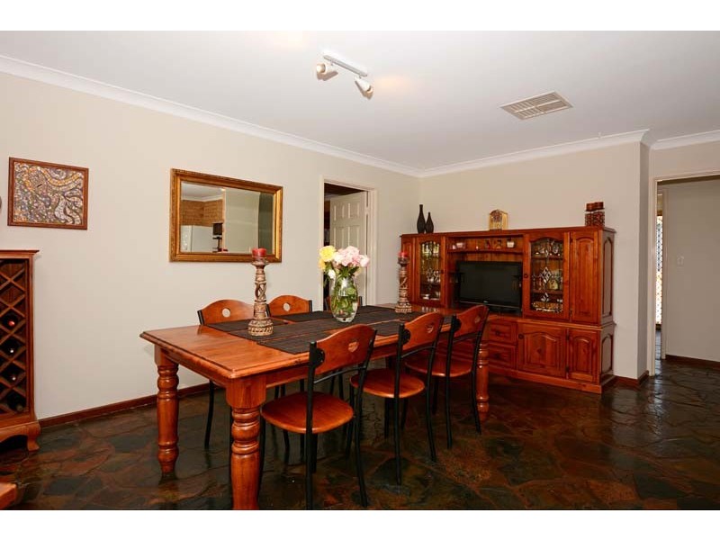 5 Charles Court, Woodvale WA 6026