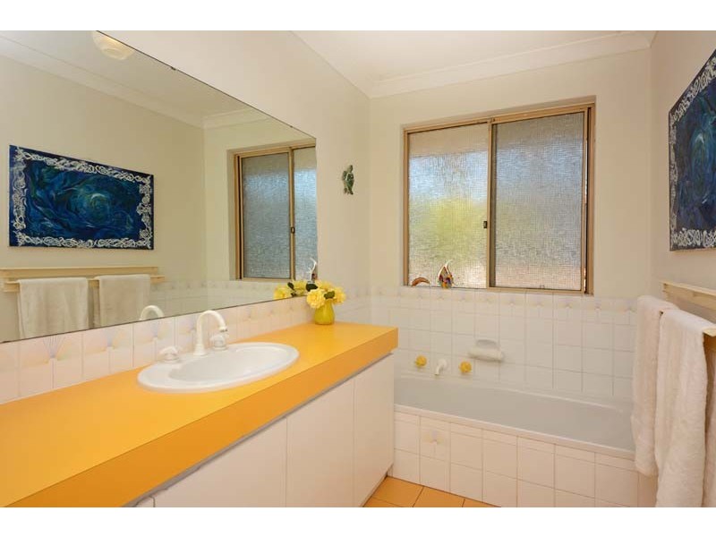 5 Charles Court, Woodvale WA 6026