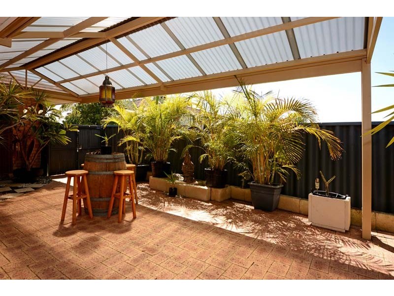 5 Charles Court, Woodvale WA 6026